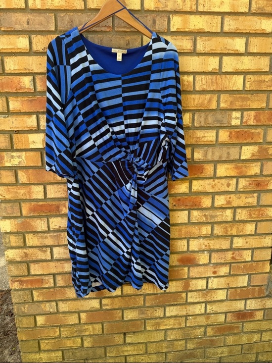 Dana Buchman Dresses & Skirts - Dana Buchman Blue & Black Striped Knot-Front Midi Dress